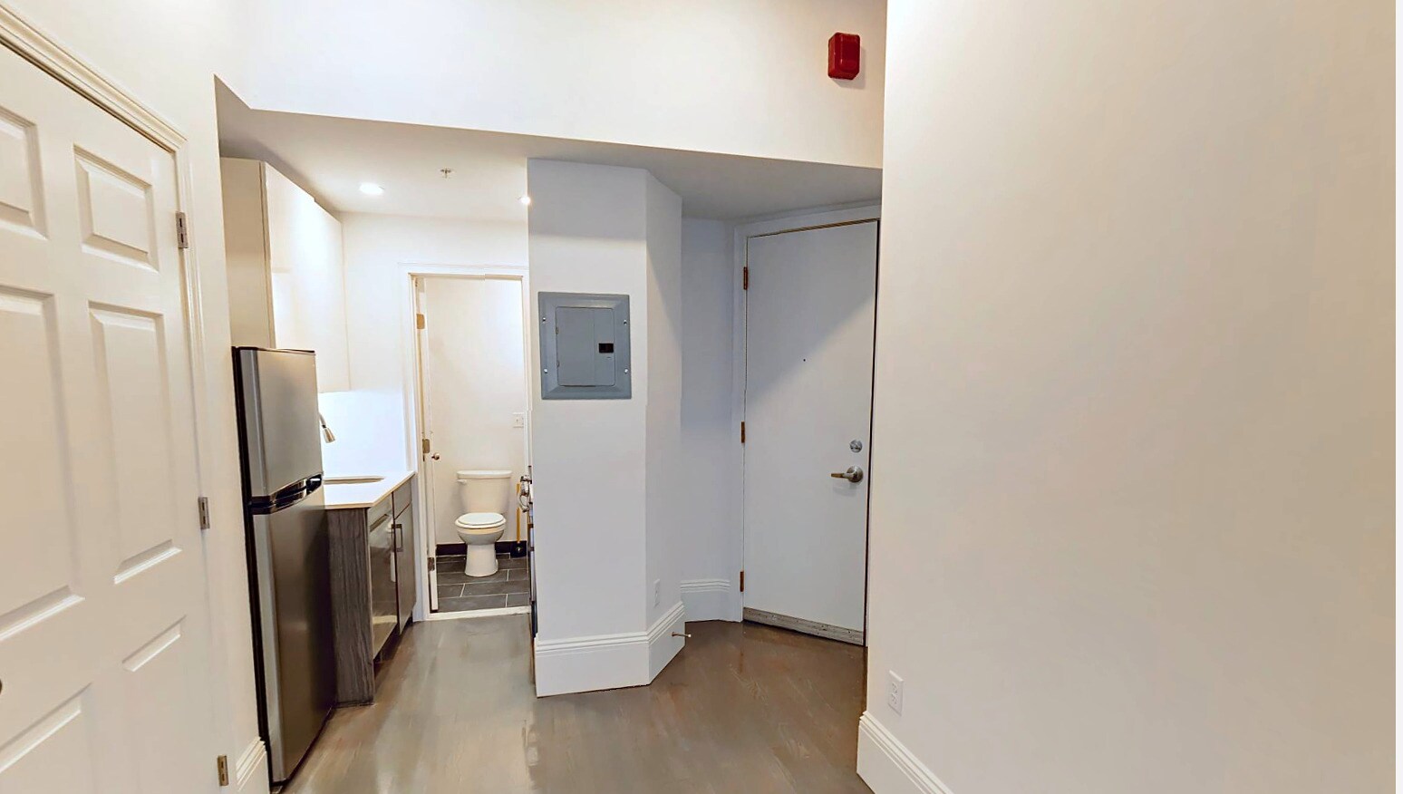 Building Photo - 275 Newbury St