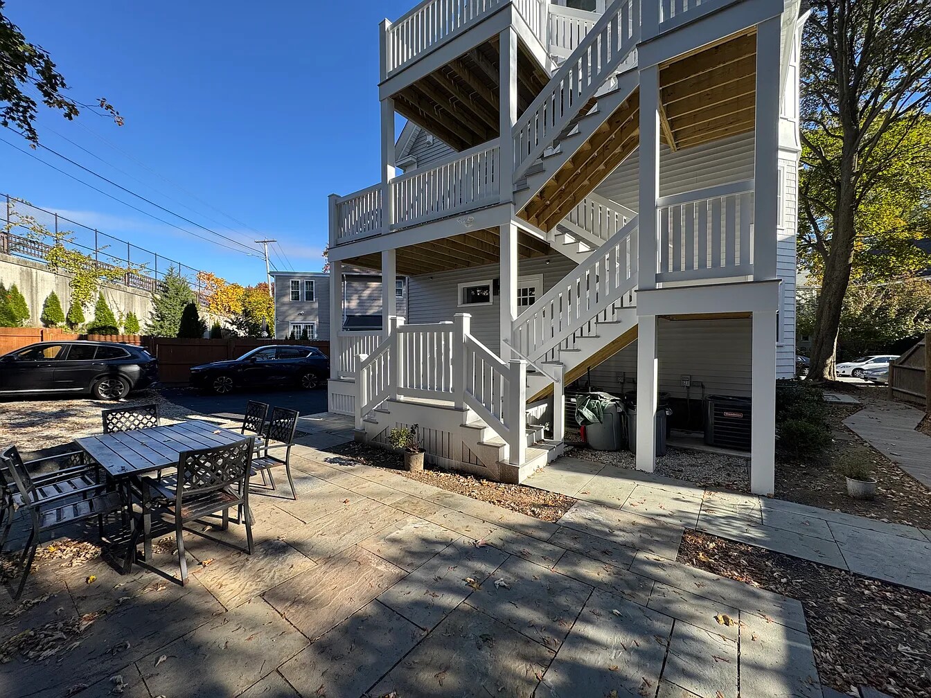 Building Photo - 86 Orchard St