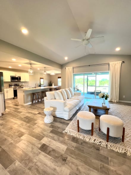 Building Photo - 13480 Trascoro Ln