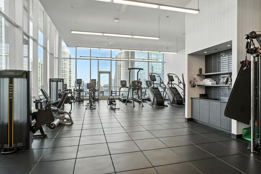 Building Photo - 133 W Wacker Dr