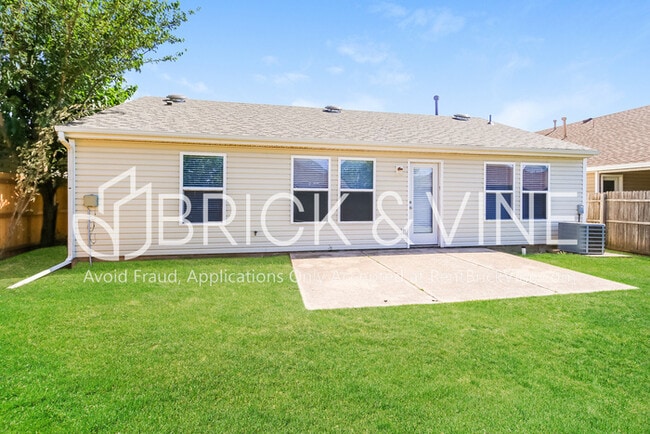 Building Photo - 5521 Del Creek Rd