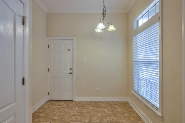 Building Photo - 1661 Harbor Club Dr