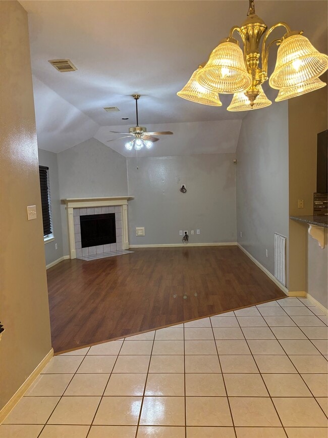 Building Photo - 16111 April Ridge Dr