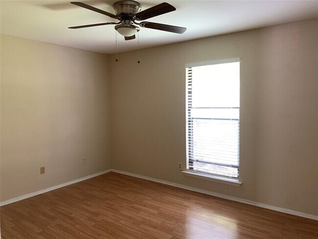 Building Photo - 10616 Mellow Meadow Dr