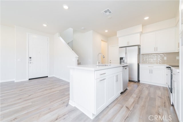 Building Photo - 425 Verna St