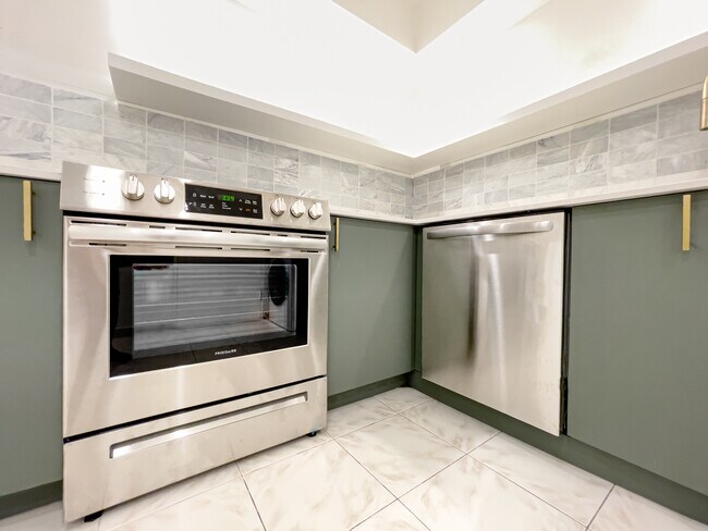 Building Photo - 3430 Galt Ocean Dr