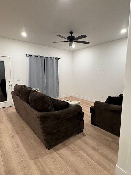 Building Photo - 2075 E Canyonlands Ln