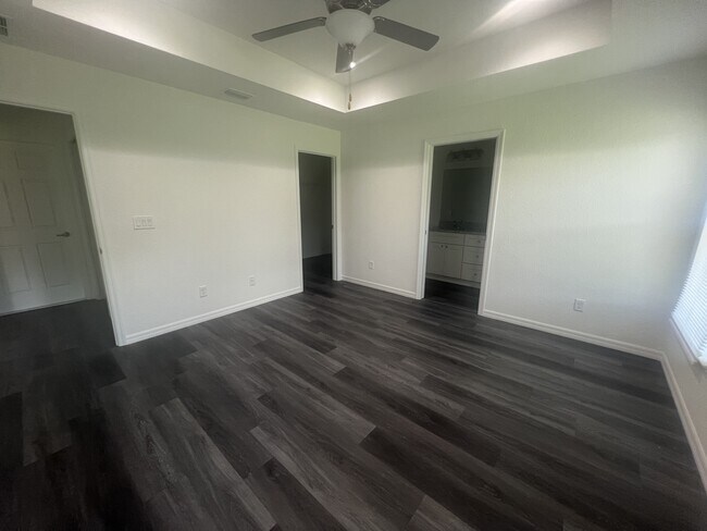Building Photo - 128 Sparrow Rd