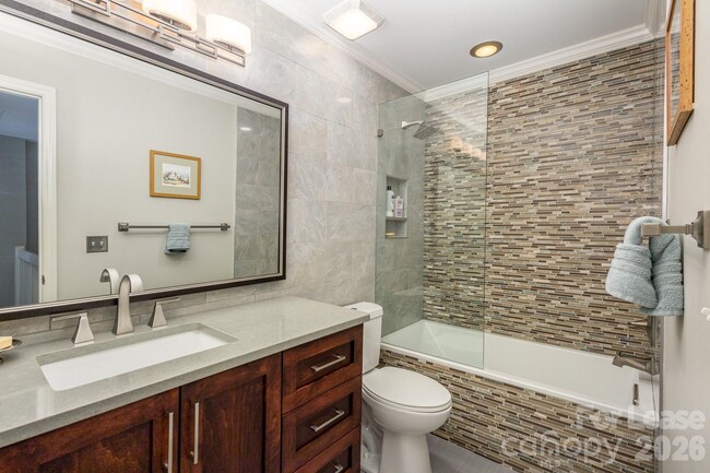 Building Photo - 418 Olmsted Park Pl