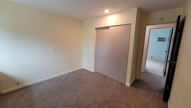 Building Photo - Spacious 5 Bedroom 3 Bath Duplex House w/ 2 car Garage and Gated Driveway in Mililani