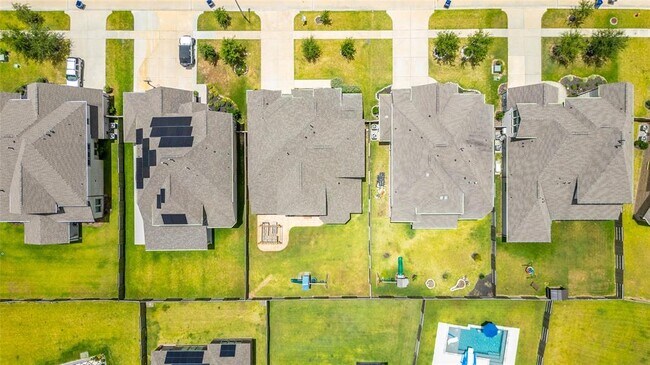 Building Photo - 3010 Flora Manor Dr