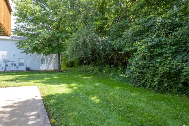 Building Photo - 304 Dads Way