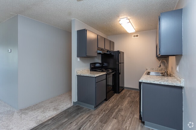 2BR, 1BA - 820 SF - Eagleview