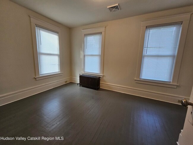 Building Photo - 161 Green St