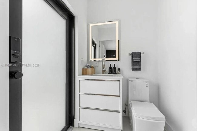 Building Photo - 445 NE 76th St