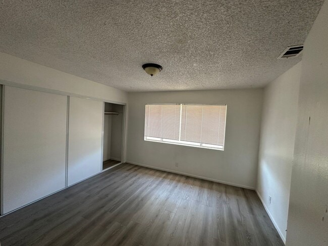 Building Photo - 12238 Kiowa Rd