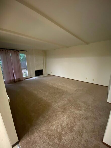 Building Photo - 10163 Riedel Pl