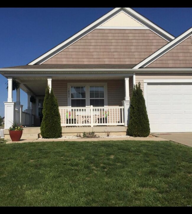 Building Photo - 1837 English Oak Dr