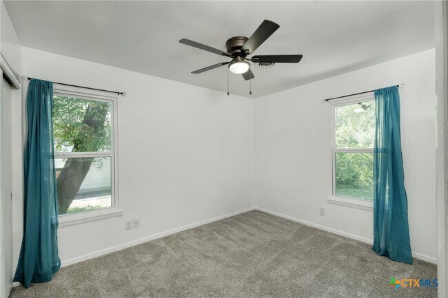 Building Photo - 6218 Brookside Dr