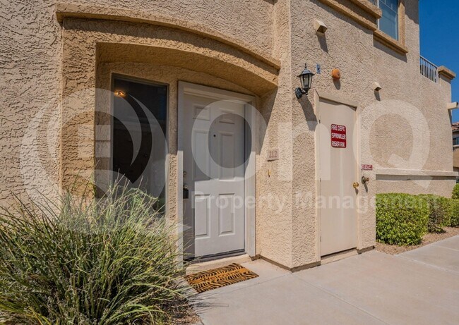 Building Photo - 525 N Miller Rd