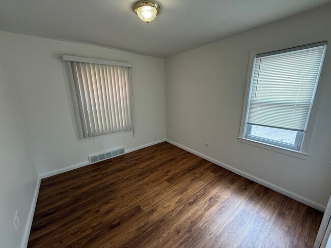 Building Photo - 22861 Rosalind Ave