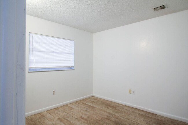 Building Photo - 7741 Danu Dr