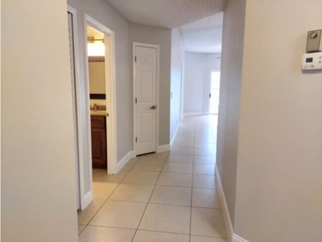Building Photo - Renovated Intracoastal Front Condo Available Now!