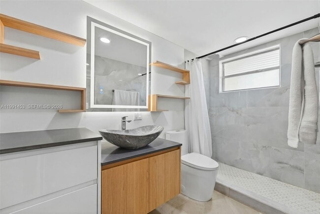 Building Photo - 1750 W 46th St