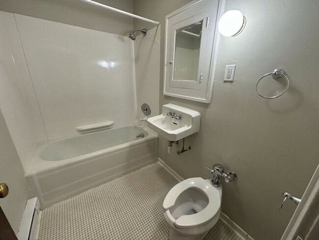 Interior Photo - 720
