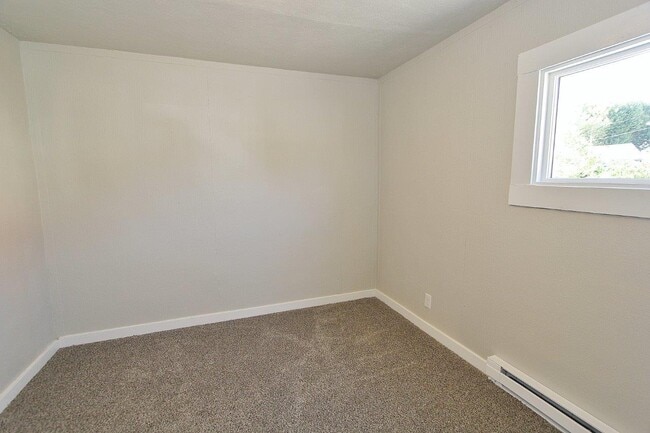 Building Photo - 114 W Musser St
