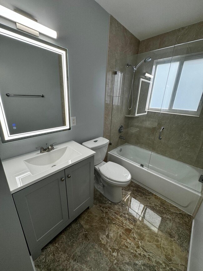 Building Photo - 1041 NE 178th Terrace