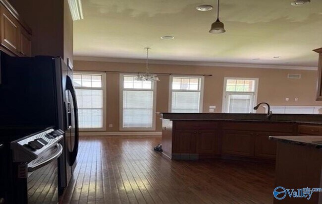 Building Photo - 110 Arrow Path Dr