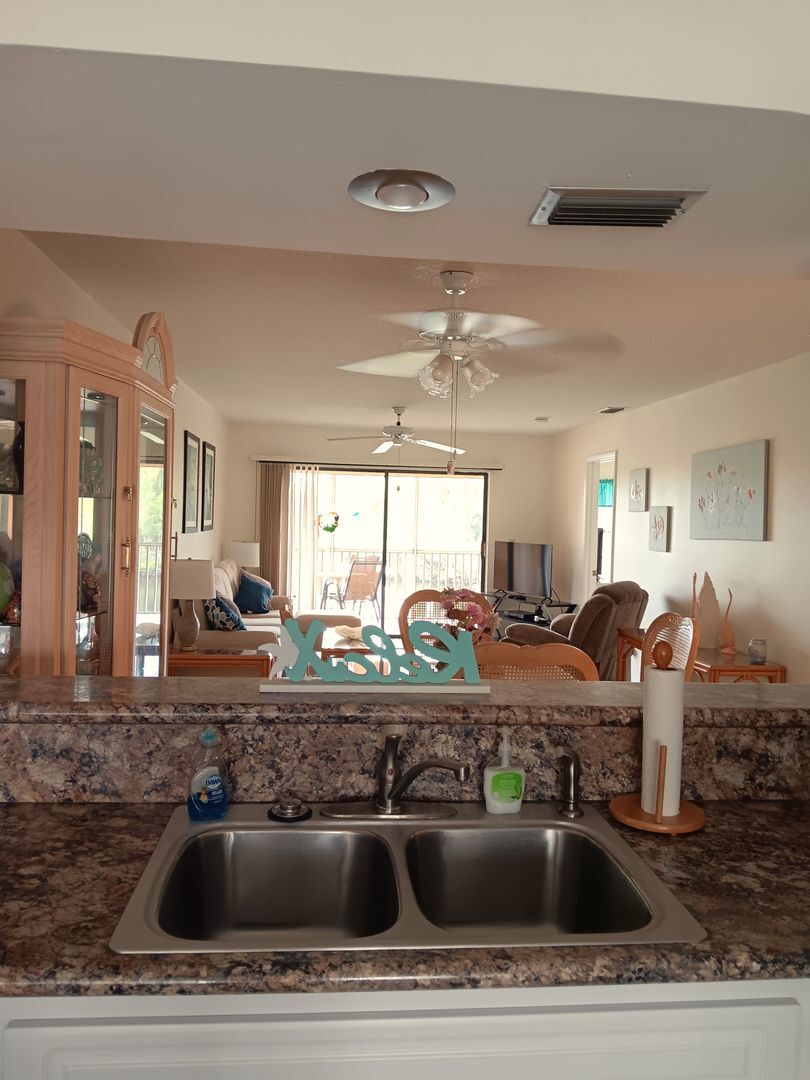 Building Photo - Lovely FURNISHED Condo in Rock Dove Community