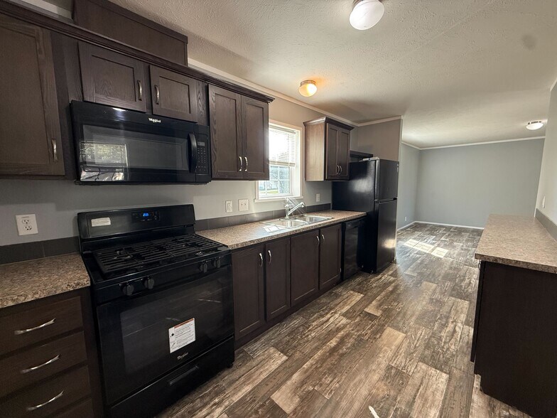 Building Photo - 11853 Cascade Cir