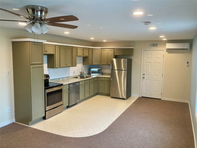 Building Photo - 1602 Avenue O