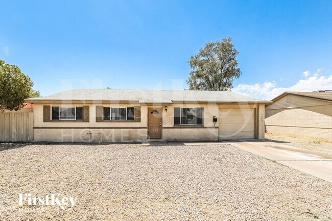 Primary Photo - 3345 W Columbine Dr