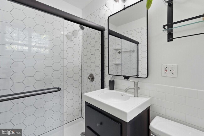 Building Photo - 3486 Gunston Rd