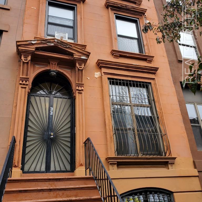 Building Photo - Charming 2BR with loads of sunlight in North Park Slope