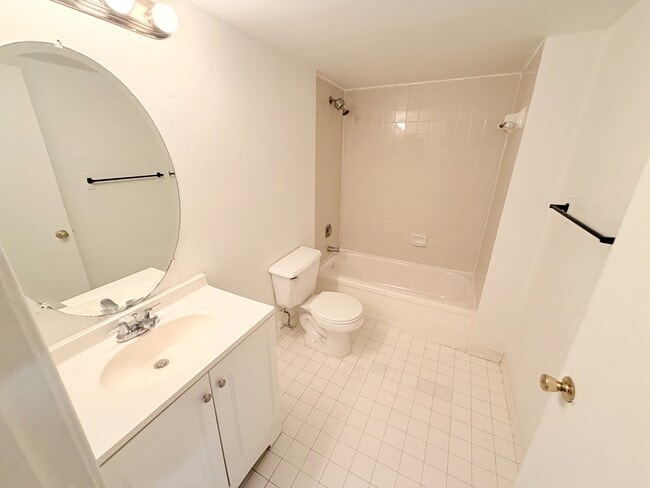 Building Photo - 1850 N Congress Ave