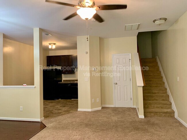 Building Photo - 300 Coalinga Lane