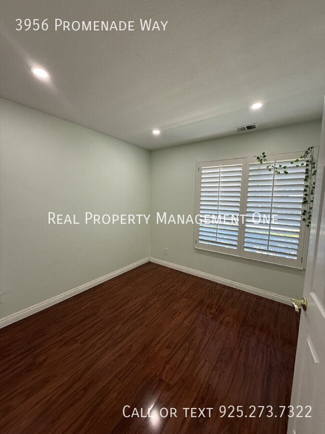 Building Photo - 3956 Promenade Way