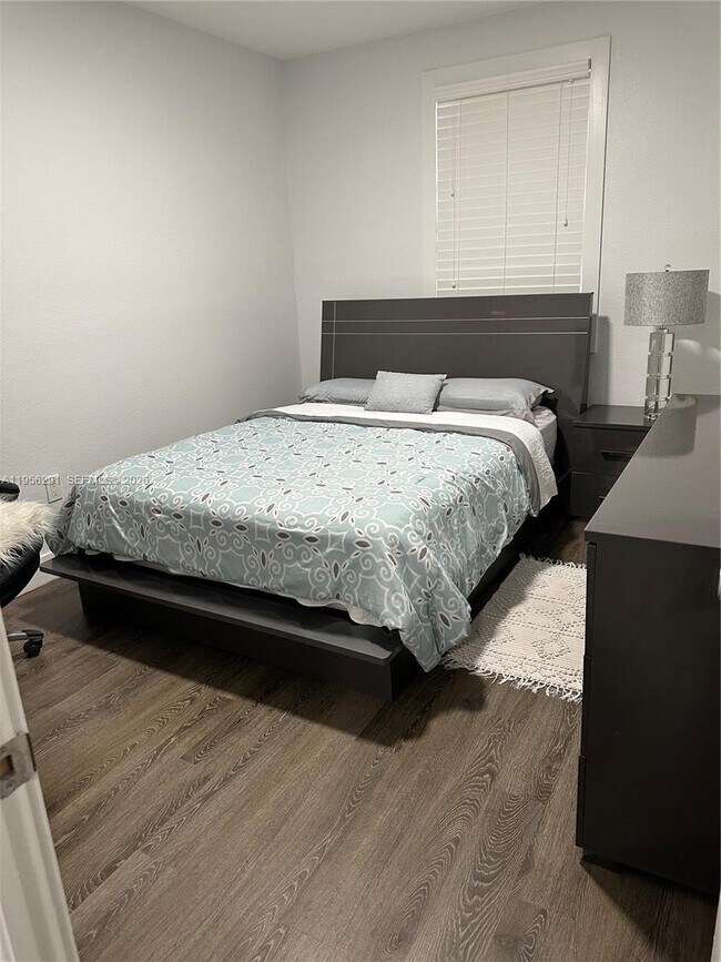 Building Photo - 8548 SW 166th Pl