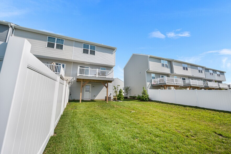 Building Photo - 26 L Wendowski St