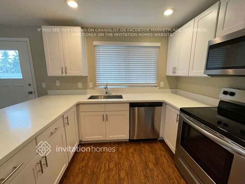 Building Photo - 1216 S 236th Pl