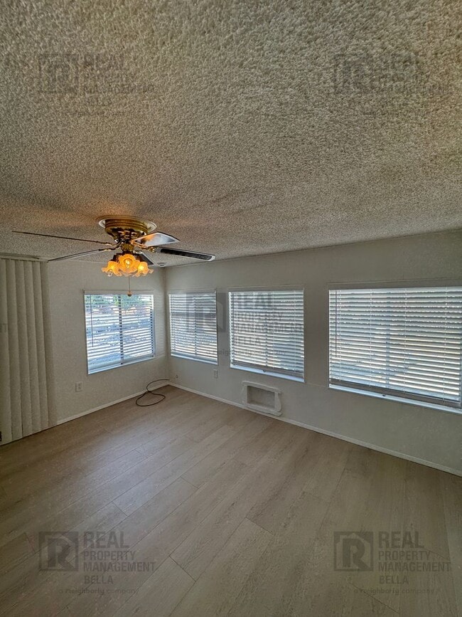 Building Photo - 55+ Community Gem: Open Floor Plan, Large Backyard & Clubhouse Amenities