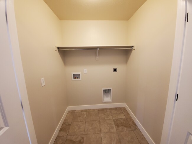 Building Photo - 4329 W Quiet Shade Dr