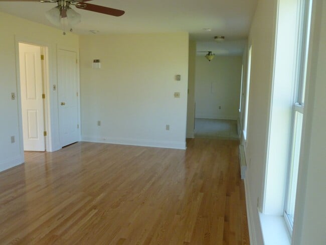 Building Photo - Big Stuff House