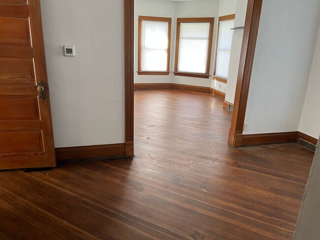 Building Photo - 303 Duplex