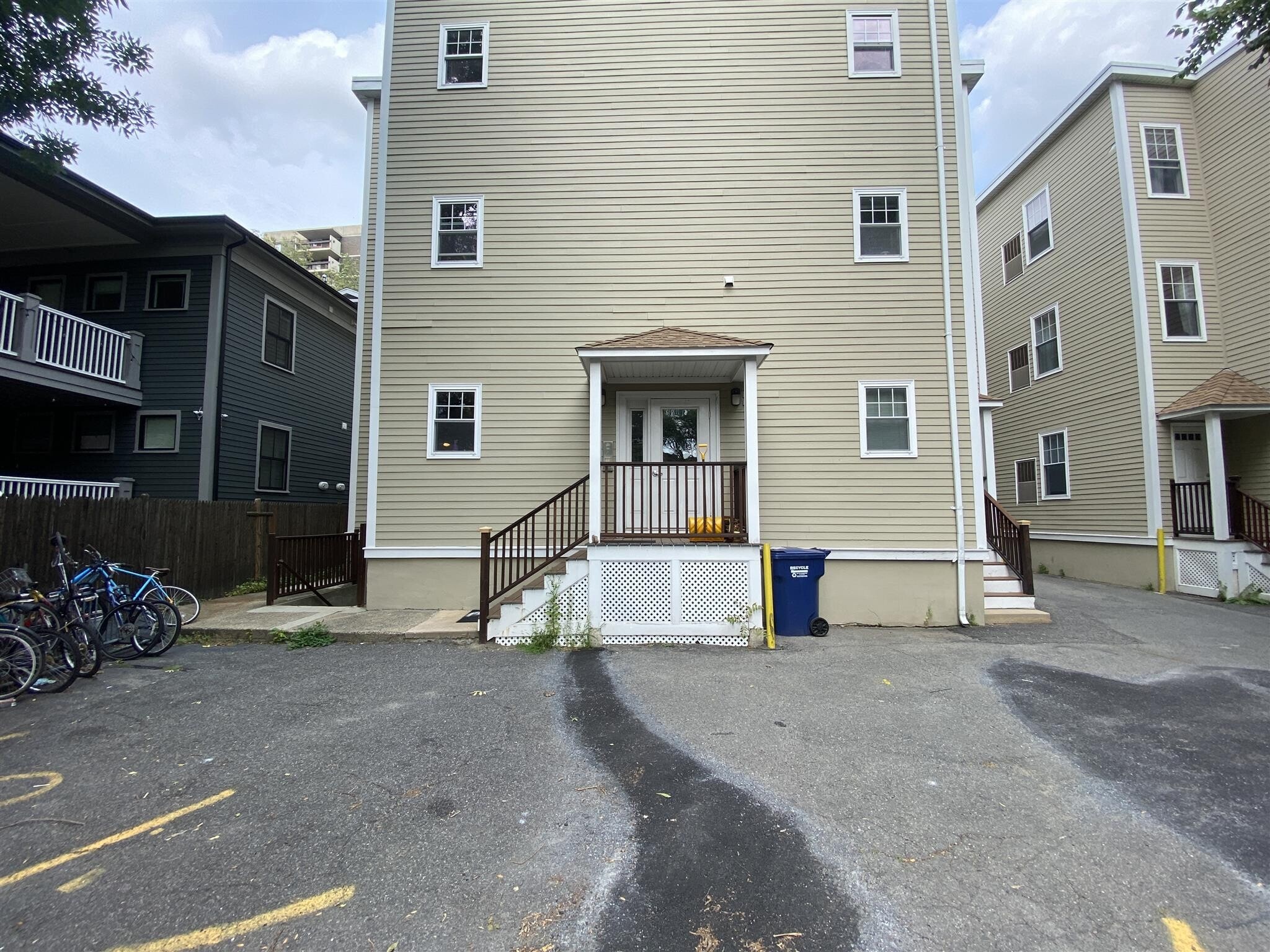 Building Photo - 454 Green St