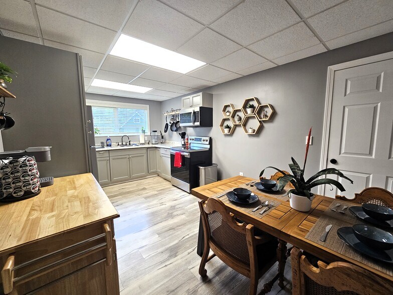 Building Photo - 51 E Coiley Rd